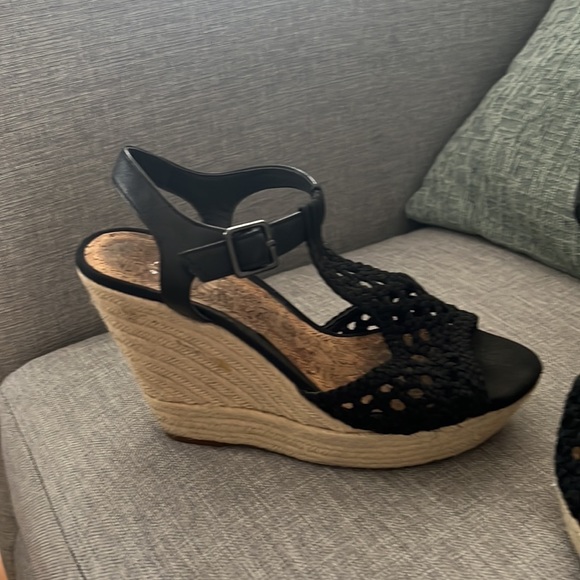 Gianni Bini Black Wedges - Picture 4 of 6